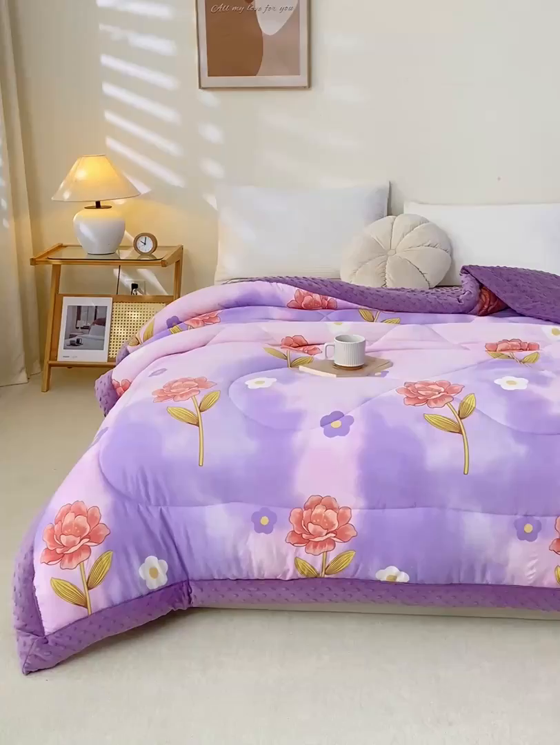 91家纺网 家纺一手货源 找家纺 美梦之都 2025新款A类水洗豆豆绒印花大豆被子被芯 花田紫