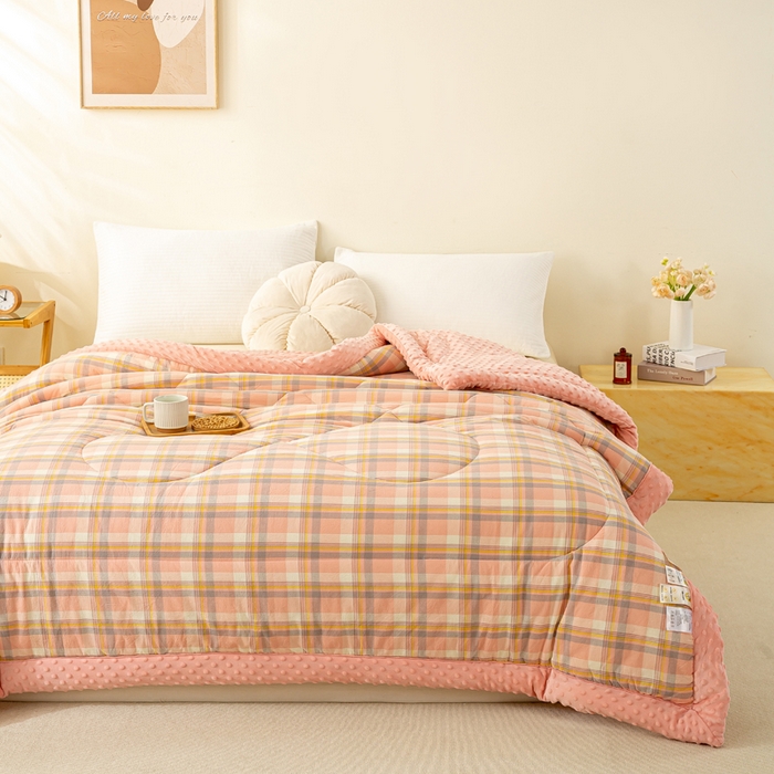 91家纺网 家纺一手货源 找家纺 美梦之都 2025新款A类水洗豆豆绒印花大豆被子被芯 简夕粉