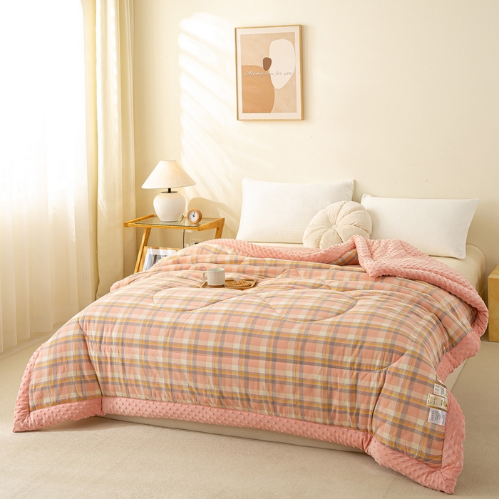 91家纺网 家纺一手货源 找家纺 美梦之都 2025新款A类水洗豆豆绒印花大豆被子被芯 简夕粉