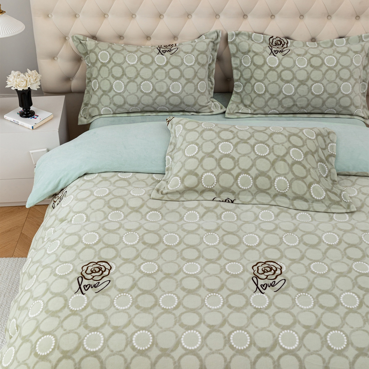 91家纺网 家纺一手货源 找家纺 锦罗绣 2025新款230克牛奶绒印花四件套 等待