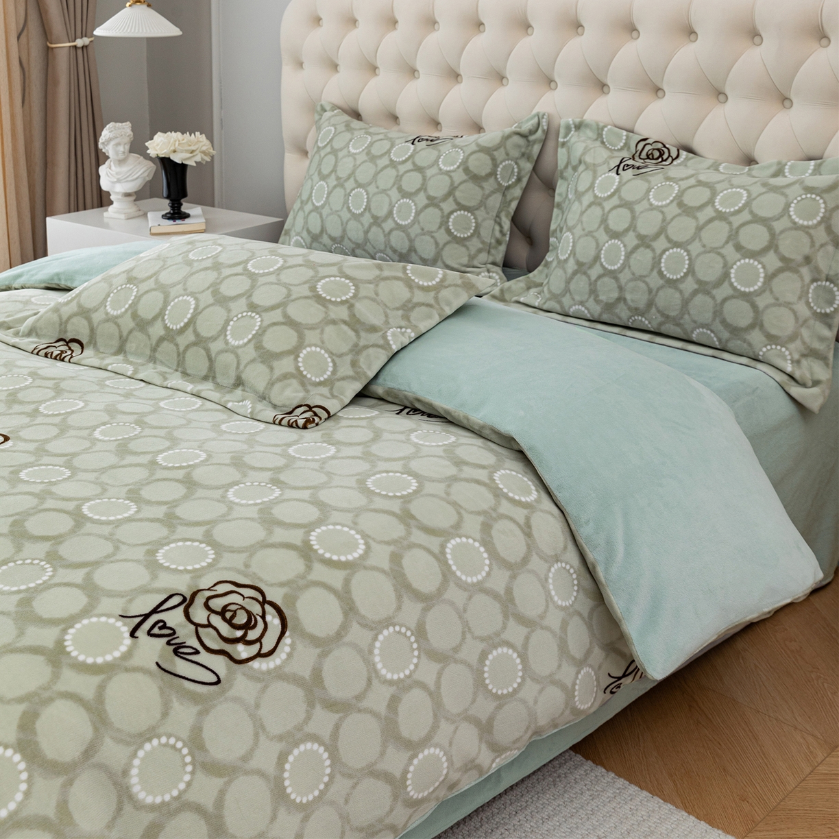 91家纺网 家纺一手货源 找家纺 锦罗绣 2025新款230克牛奶绒印花四件套 等待