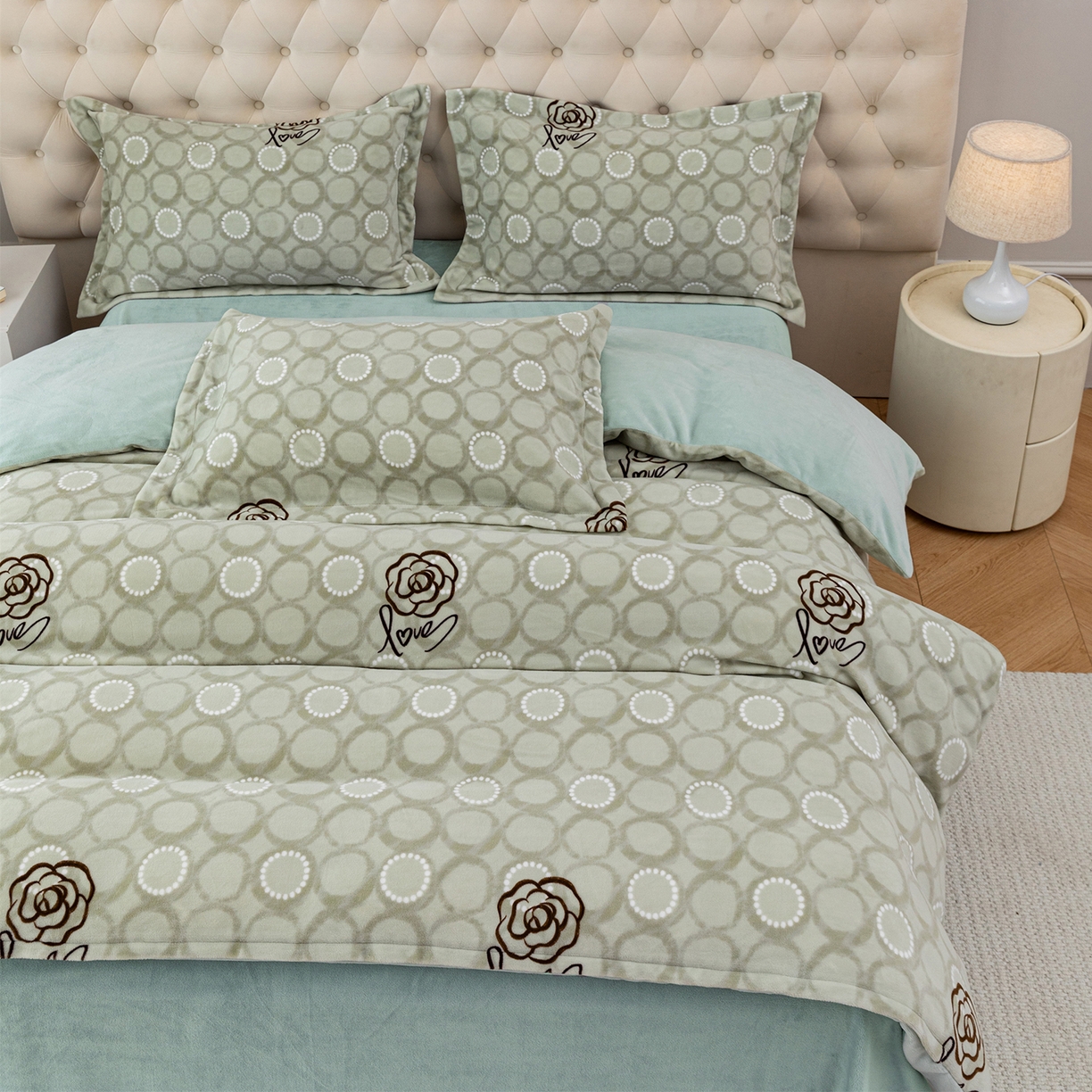 91家纺网 家纺一手货源 找家纺 锦罗绣 2025新款230克牛奶绒印花四件套 等待