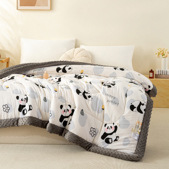 91家纺网 家纺一手货源 找家纺 美梦之都 2025新款A类水洗豆豆绒印花大豆被子被芯 可爱熊猫