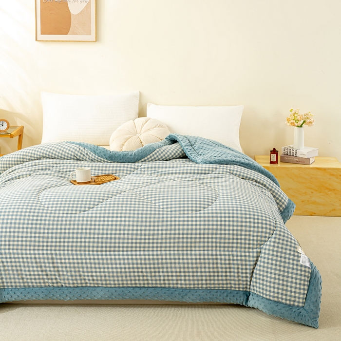 91家纺网 家纺一手货源 找家纺 美梦之都 2025新款A类水洗豆豆绒印花大豆被子被芯 兰小格