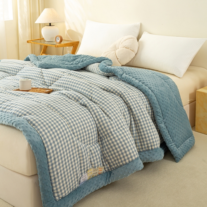 91家纺网 家纺一手货源 找家纺 美梦之都 2025新款A类水洗豆豆绒印花大豆被子被芯 兰小格