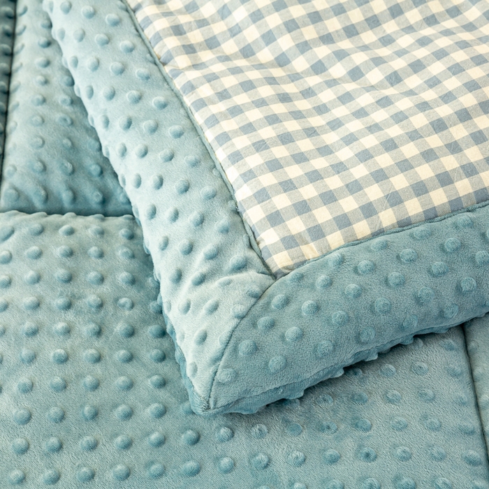 91家纺网 家纺一手货源 找家纺 美梦之都 2025新款A类水洗豆豆绒印花大豆被子被芯 兰小格