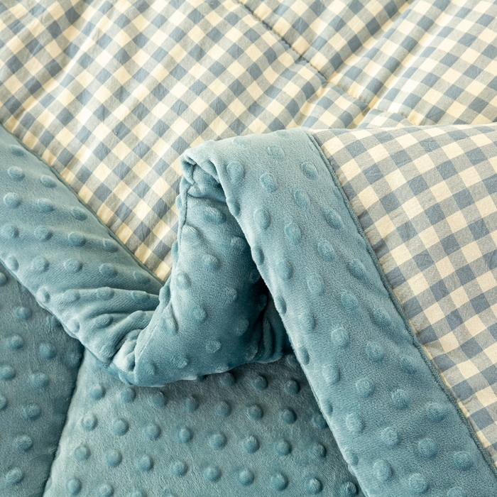 91家纺网 家纺一手货源 找家纺 美梦之都 2025新款A类水洗豆豆绒印花大豆被子被芯 兰小格