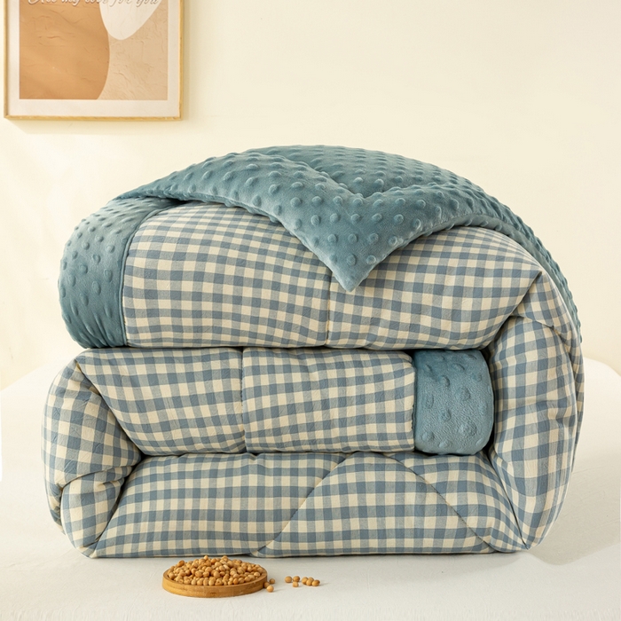 91家纺网 家纺一手货源 找家纺 美梦之都 2025新款A类水洗豆豆绒印花大豆被子被芯 兰小格