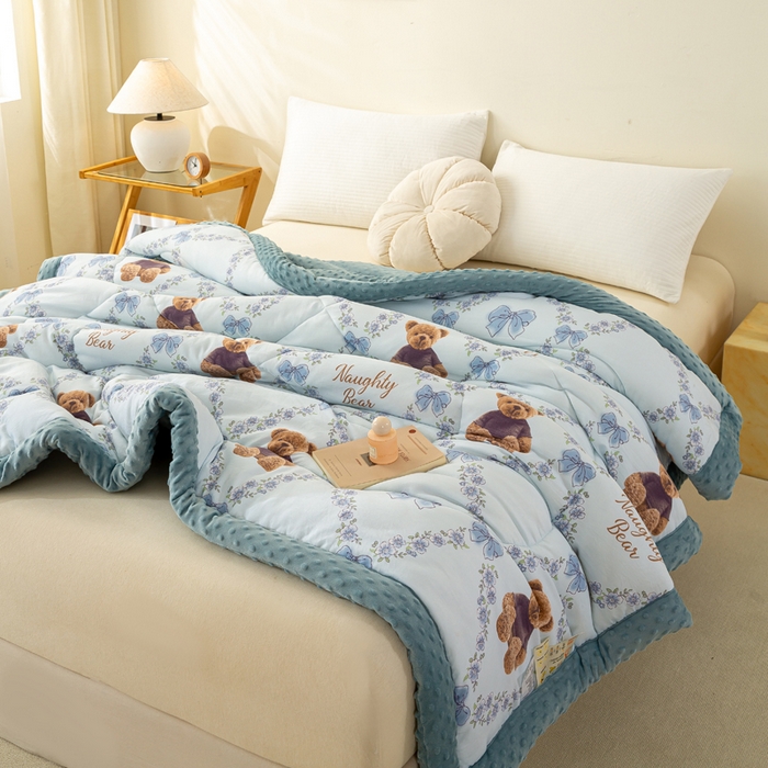 91家纺网 家纺一手货源 找家纺 美梦之都 2025新款A类水洗豆豆绒印花大豆被子被芯 小熊乐园