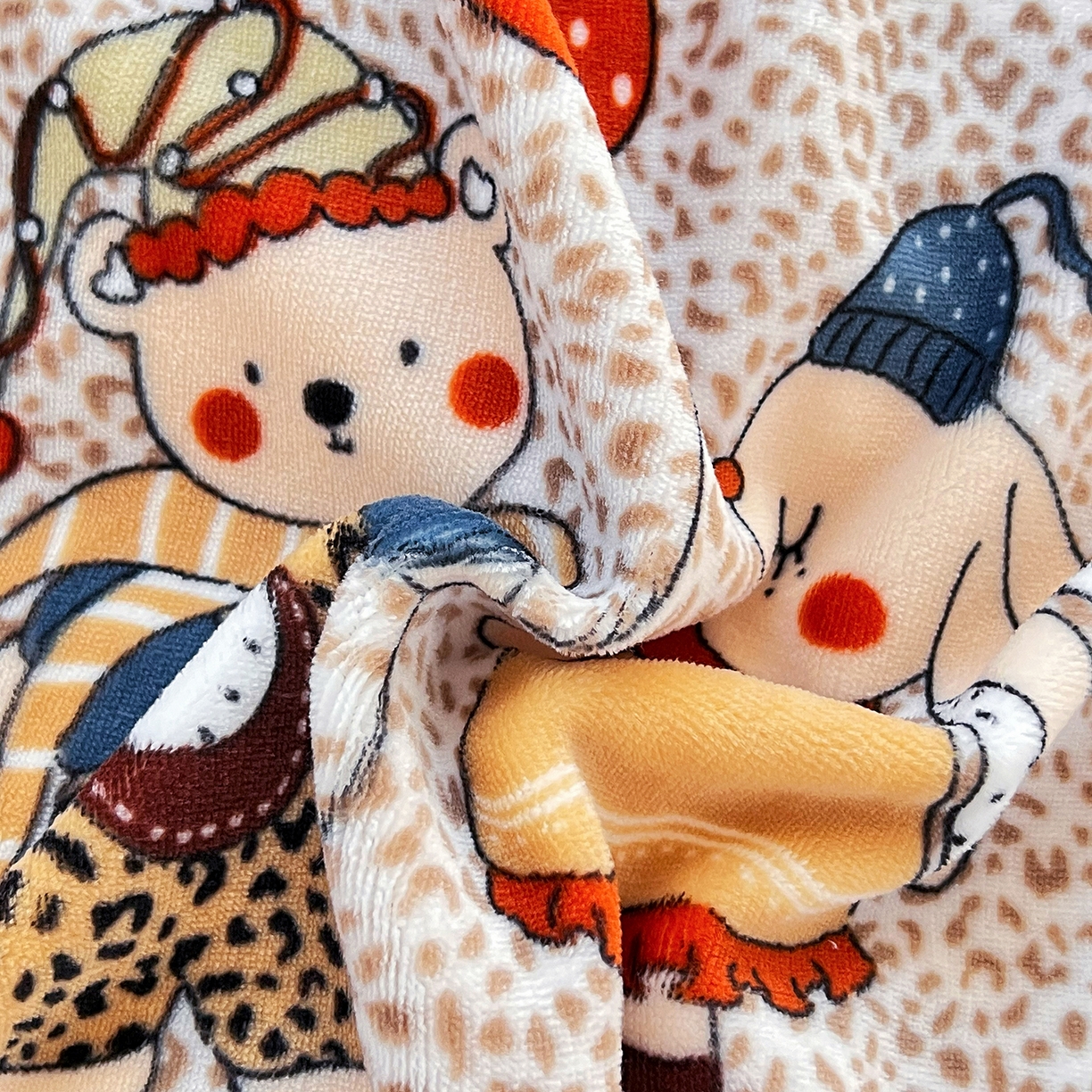 91家纺网 家纺一手货源 找家纺 锦罗绣 2025新款230克牛奶绒印花四件套 开心宝贝