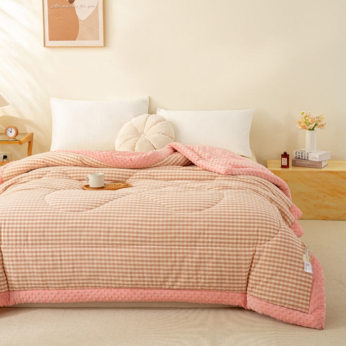 91家纺网 家纺一手货源 找家纺 美梦之都 2025新款A类水洗豆豆绒印花大豆被子被芯 玉小格