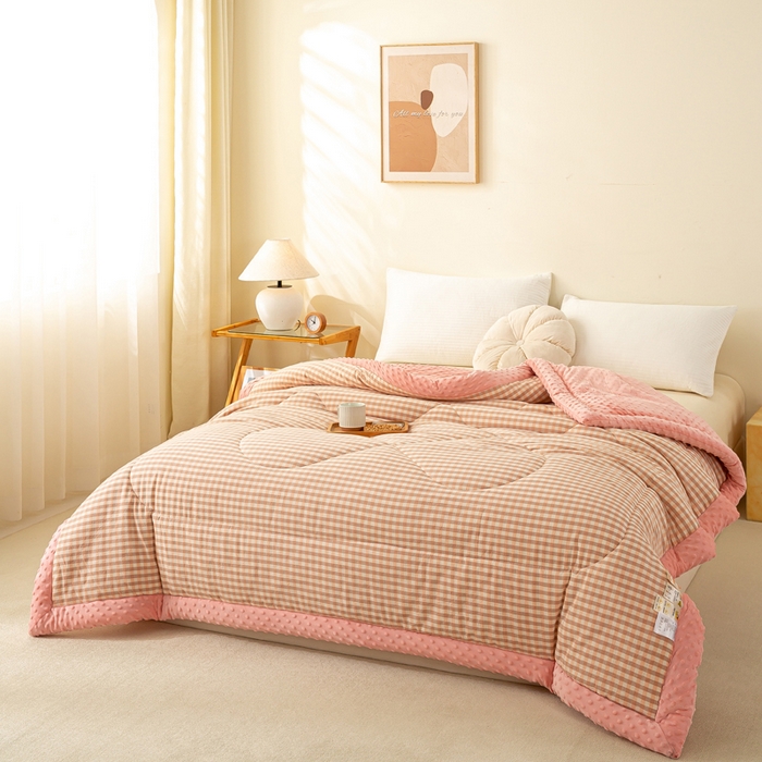 91家纺网 家纺一手货源 找家纺 美梦之都 2025新款A类水洗豆豆绒印花大豆被子被芯 玉小格