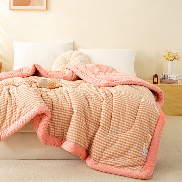 91家纺网 家纺一手货源 找家纺 美梦之都 2025新款A类水洗豆豆绒印花大豆被子被芯 玉小格