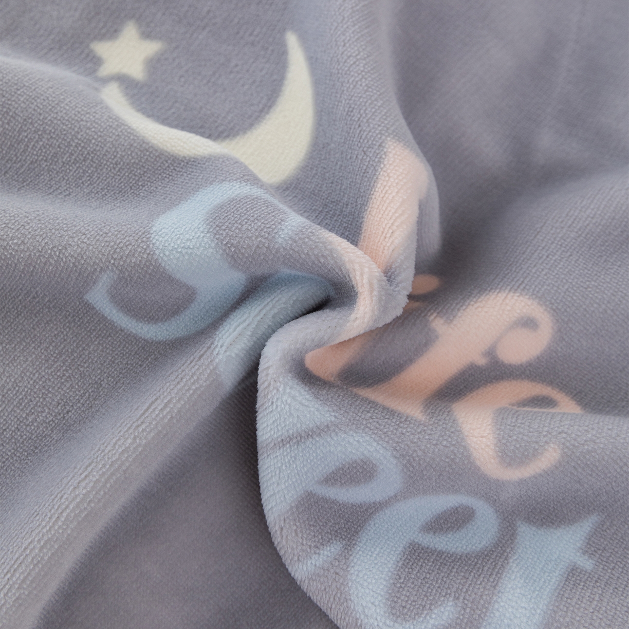 91家纺网 家纺一手货源 找家纺 锦罗绣 2025新款230克牛奶绒印花四件套 时光