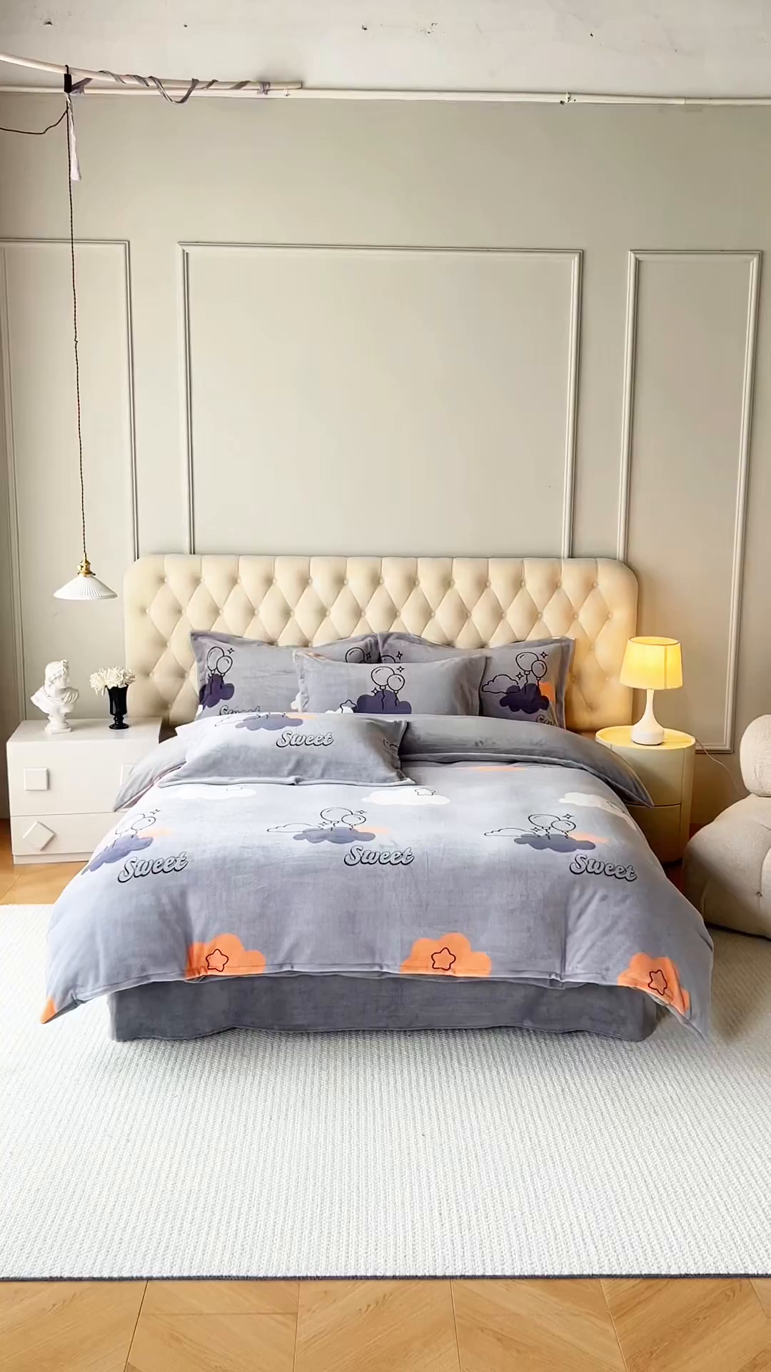 91家纺网 家纺一手货源 找家纺 锦罗绣 2025新款230克牛奶绒印花四件套 甜蜜宝贝