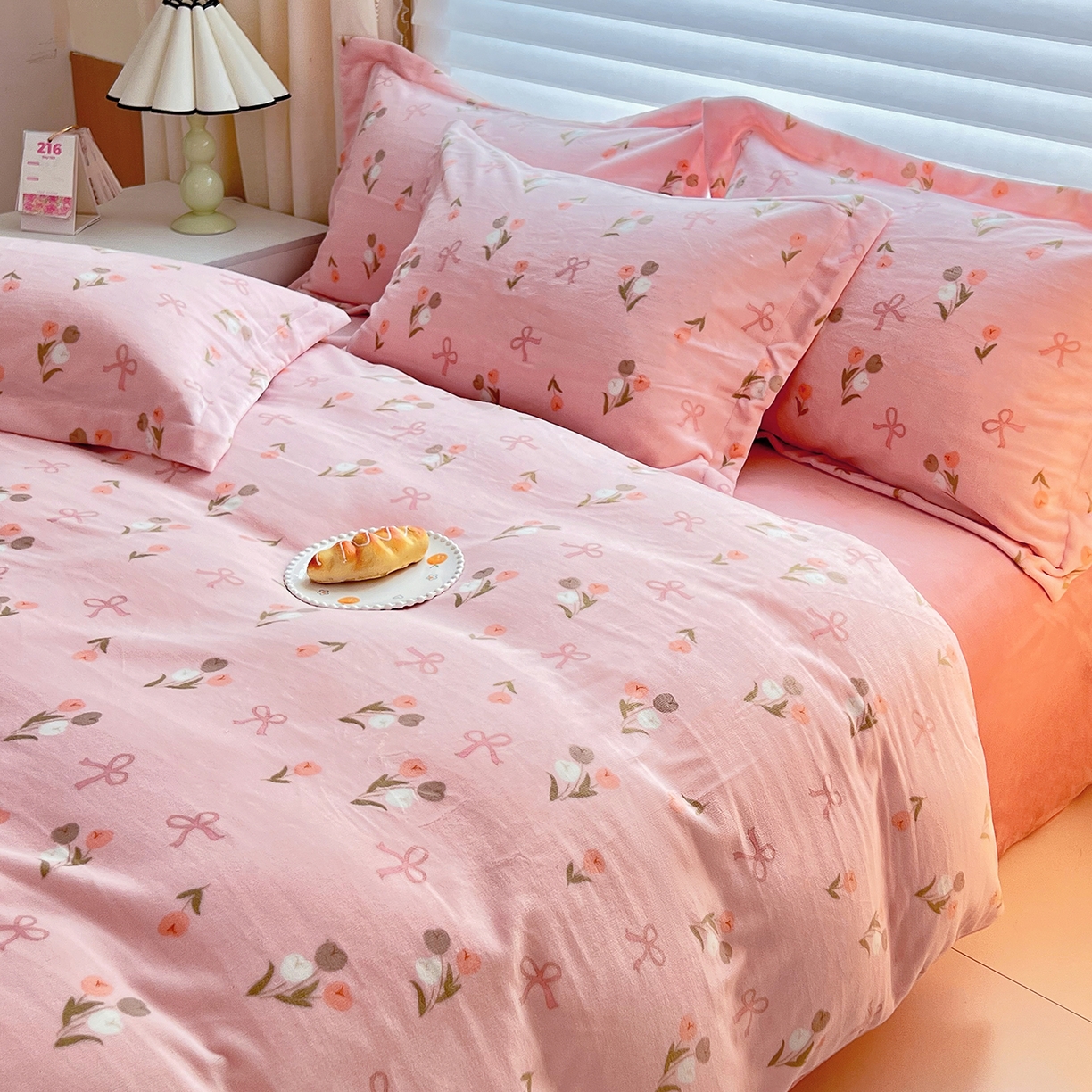 91家纺网 家纺一手货源 找家纺 锦罗绣 2025新款230克牛奶绒印花四件套 郁金香