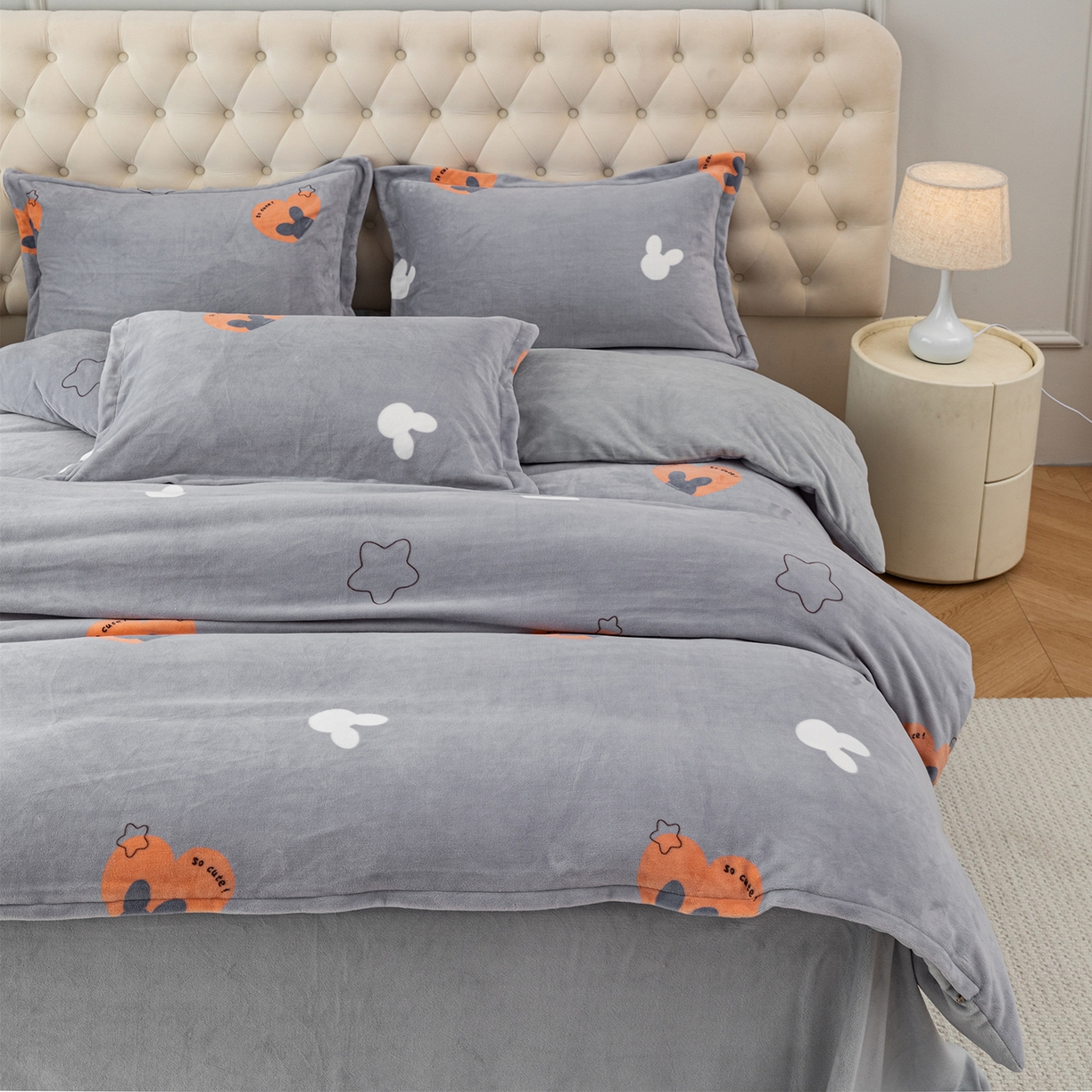 91家纺网 家纺一手货源 找家纺 锦罗绣 2025新款230克牛奶绒印花四件套 遇见