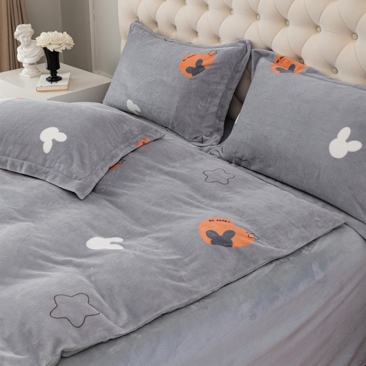 91家纺网 家纺一手货源 找家纺 锦罗绣 2025新款230克牛奶绒印花四件套 遇见