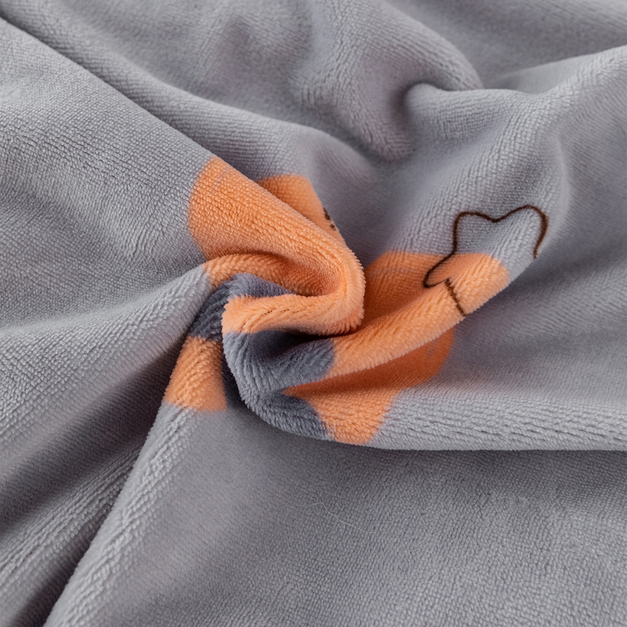 91家纺网 家纺一手货源 找家纺 锦罗绣 2025新款230克牛奶绒印花四件套 遇见