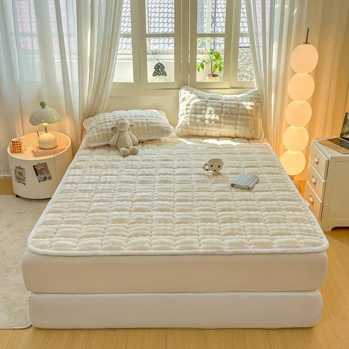 91家纺网 家纺一手货源 找家纺 （总）蕾诺家纺 2025新款加厚泡泡兔绒夹棉床垫保护垫