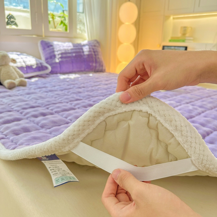 91家纺网 家纺一手货源 找家纺 蕾诺家纺 2025新款加厚泡泡兔绒夹棉床垫保护垫 丁香紫