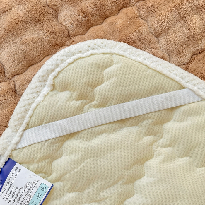 91家纺网 家纺一手货源 找家纺 蕾诺家纺 2025新款加厚泡泡兔绒夹棉床垫保护垫 温暖咖