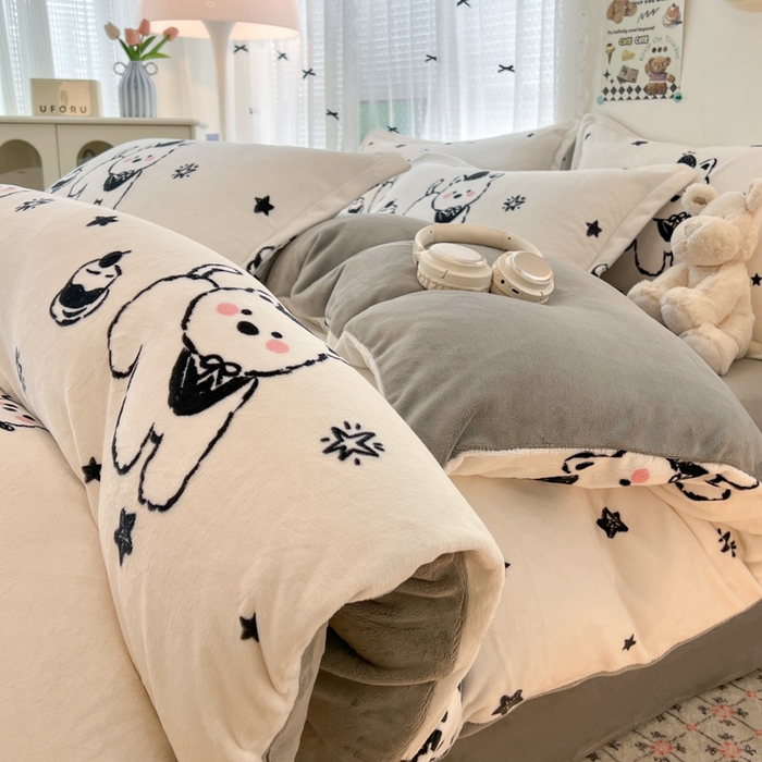 91家纺网 家纺一手货源 找家纺 倾慕 2026新款高克重时尚印花牛奶绒单被套 动感小狗