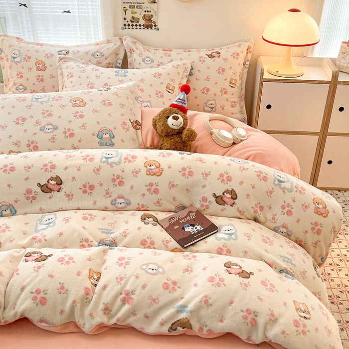 91家纺网 家纺一手货源 找家纺 倾慕 2026新款高克重时尚印花牛奶绒单被套 狗狗乐园