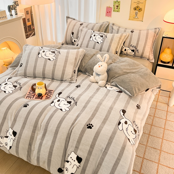 91家纺网 家纺一手货源 找家纺 倾慕 2026新款高克重时尚印花牛奶绒单被套 黑白猫