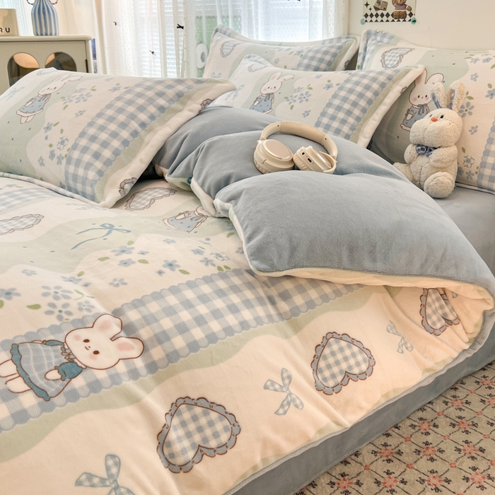 91家纺网 家纺一手货源 找家纺 倾慕 2026新款高克重时尚印花牛奶绒单被套 花篮小兔