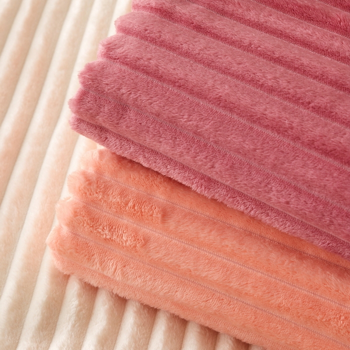 91家纺网 家纺一手货源 找家纺 畅畅家纺 2025新款春秋冬兔毛绒宽抽条纯色软糯亲肤毛毯盖毯 组合图