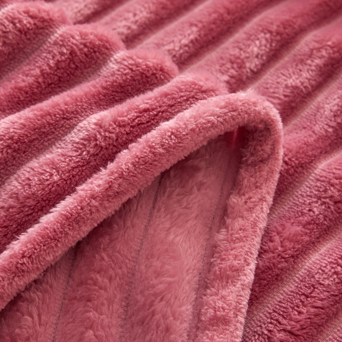 91家纺网 家纺一手货源 找家纺 （总）畅畅家纺 2025新款春秋冬兔毛绒宽抽条纯色软糯亲肤毛毯盖毯