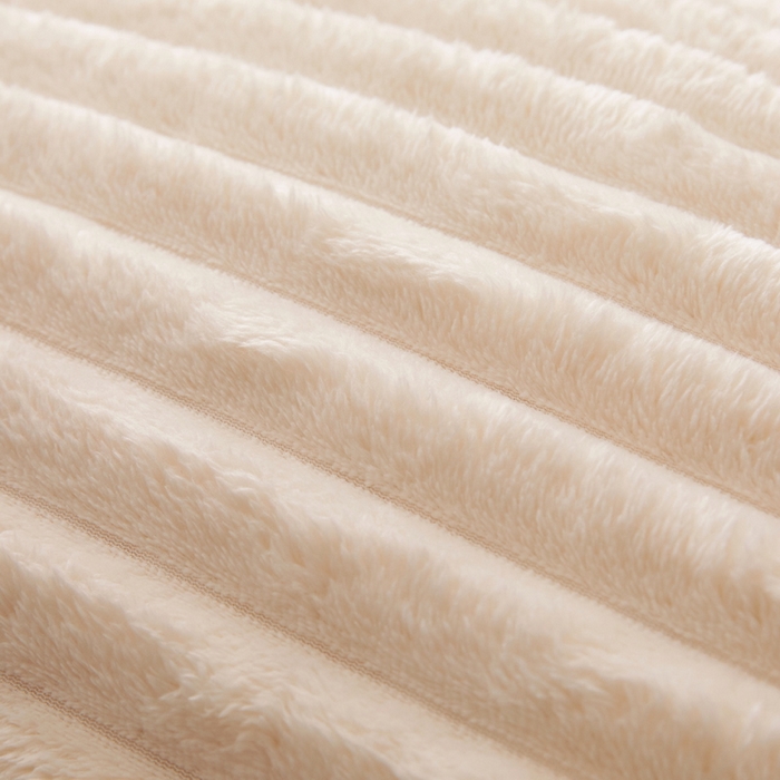 91家纺网 家纺一手货源 找家纺 畅畅家纺 2025新款春秋冬兔毛绒宽抽条纯色软糯亲肤毛毯盖毯 奶油白