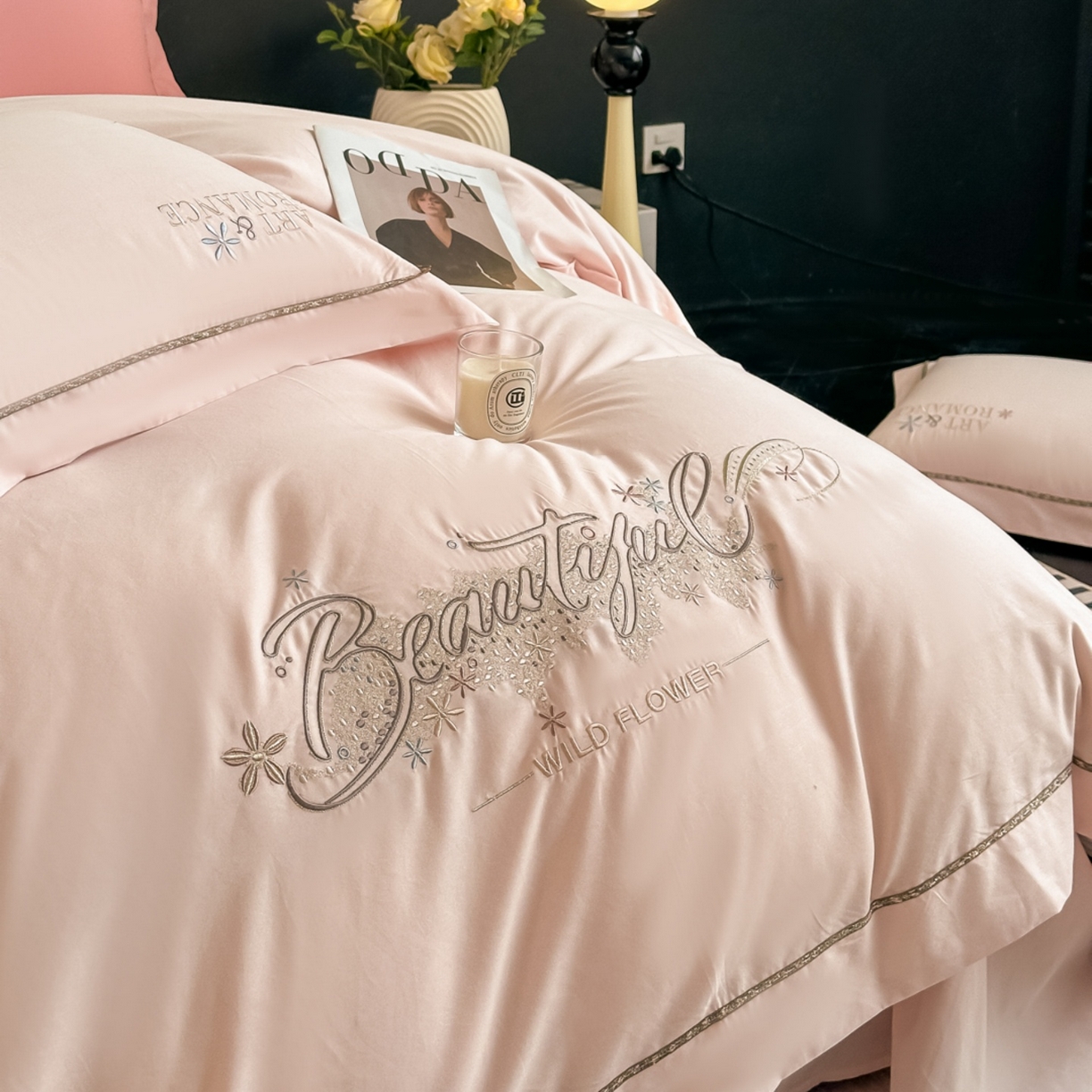 91家纺网 家纺一手货源 找家纺 博之洋婚庆 2025新款全棉纯棉长绒棉贡缎磨毛刺绣四件套不掉毛【高端礼盒】绽放系列 玫瑰杏