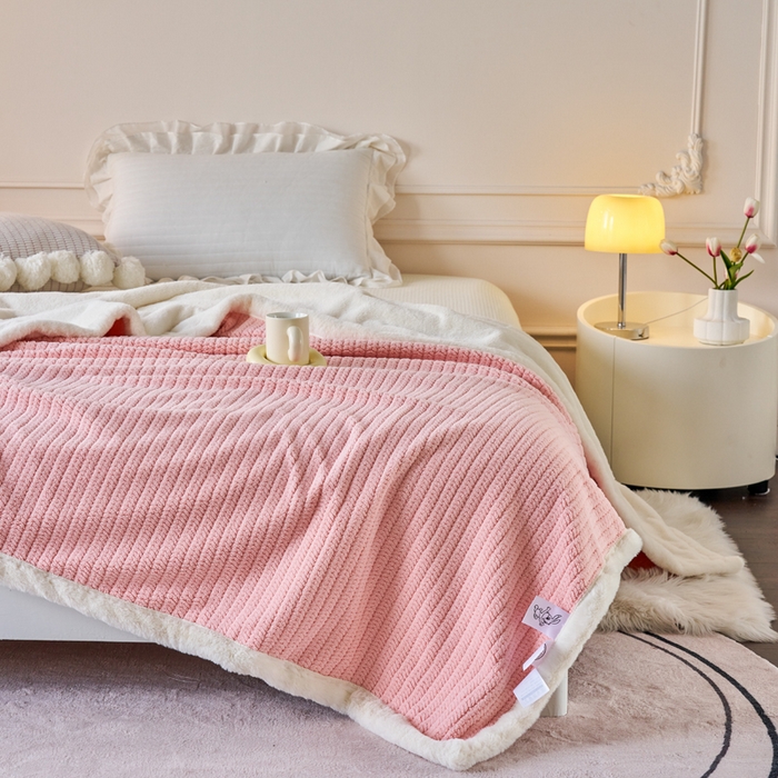 91家纺网 家纺一手货源 找家纺 畅畅家纺 2025新款A面编织绒B面兔毛绒纯色春秋冬毛毯盖毯 豆沙粉