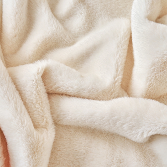 91家纺网 家纺一手货源 找家纺 畅畅家纺 2025新款A面编织绒B面兔毛绒纯色春秋冬毛毯盖毯 豆沙粉