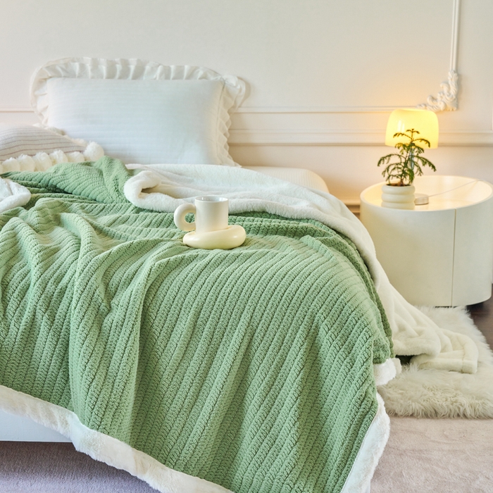 91家纺网 家纺一手货源 找家纺 畅畅家纺 2025新款A面编织绒B面兔毛绒纯色春秋冬毛毯盖毯 抹茶绿