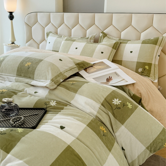 91家纺网 家纺一手货源 找家纺 喜四方 2025新款超细旦婴儿宝宝绒印花四件套 盛夏晚晴-绿