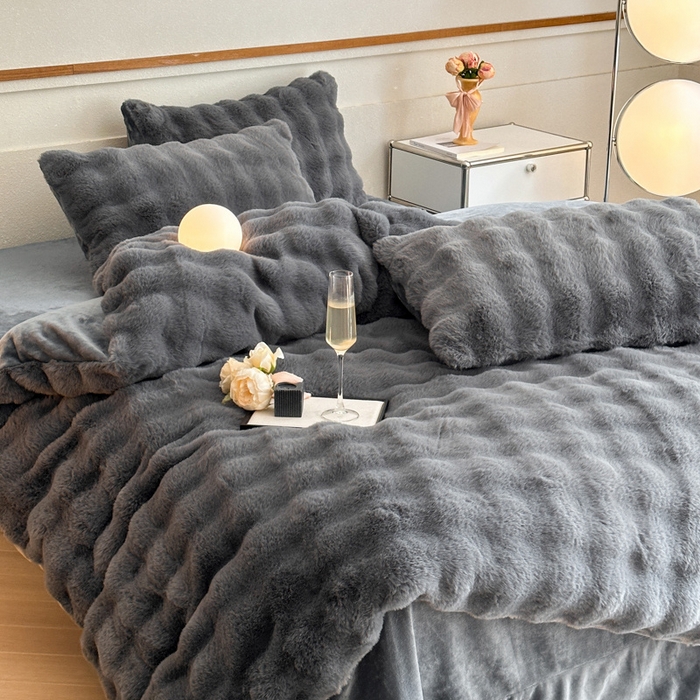 91家纺网 家纺一手货源 找家纺 畅畅家纺 2025新款纯色七彩兔兔绒兔毛绒牛奶绒四件套 暖心灰