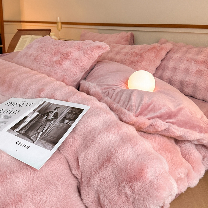 91家纺网 家纺一手货源 找家纺 畅畅家纺 2025新款纯色七彩兔兔绒兔毛绒牛奶绒四件套 豆沙粉