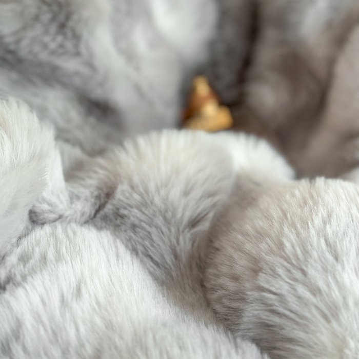 91家纺网 家纺一手货源 找家纺 畅畅家纺 2025新款纯色七彩兔兔绒兔毛绒牛奶绒四件套 七彩-灰