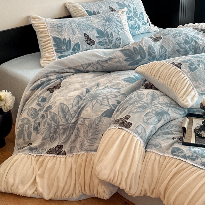 91家纺网 家纺一手货源 找家纺 （总）索飞特家纺 2025新款秋冬法式牛奶绒皱皱边雕花四件套