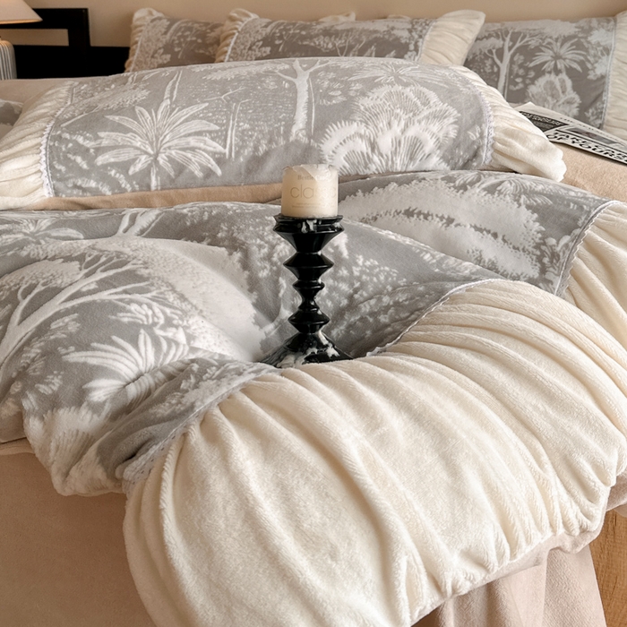 91家纺网 家纺一手货源 找家纺 索飞特家纺 2025新款秋冬法式牛奶绒皱皱边雕花四件套 杏花烟雨-灰驼