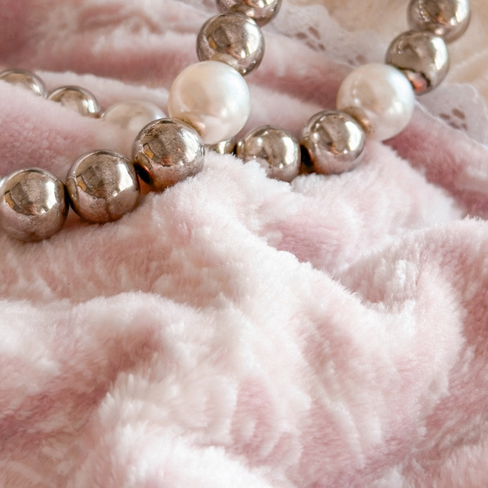 91家纺网 家纺一手货源 找家纺 索飞特家纺 2025新款秋冬法式牛奶绒皱皱边雕花四件套 杏花烟雨-粉