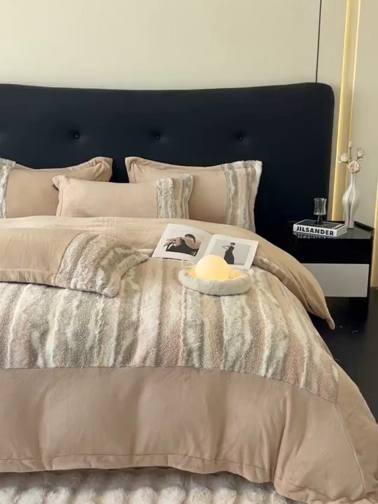 91家纺网 家纺一手货源 找家纺 （总）羽梦家纺 2025新款260克加厚全消光皮草款阳光绒轻奢四件套