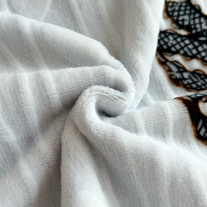 91家纺网 家纺一手货源 找家纺 索飞特家纺 2025新款秋冬赫本风牛奶绒彩印黑边四件套 挚爱-兰