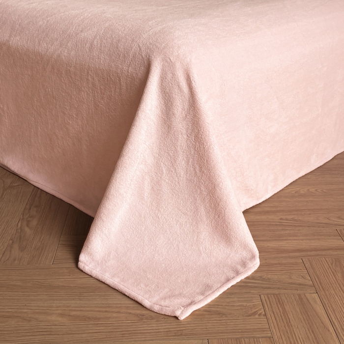 91家纺网 家纺一手货源 找家纺 索飞特家纺 2025新款秋冬赫本风牛奶绒彩印黑边四件套 情愫-粉