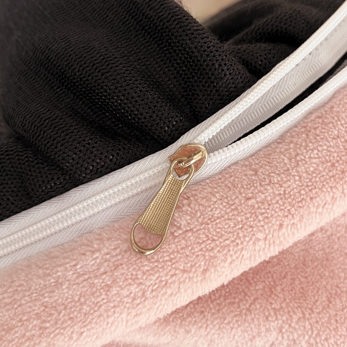 91家纺网 家纺一手货源 找家纺 索飞特家纺 2025新款秋冬赫本风牛奶绒彩印黑边四件套 情愫-玉