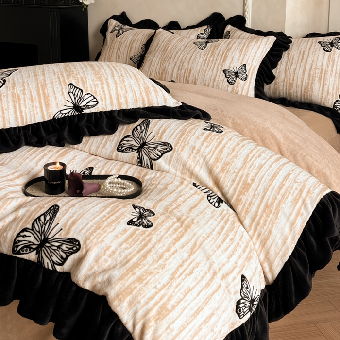 索飞特家纺 2025新款秋冬赫本风牛奶绒彩印黑边四件套 玉蝴蝶-卡其