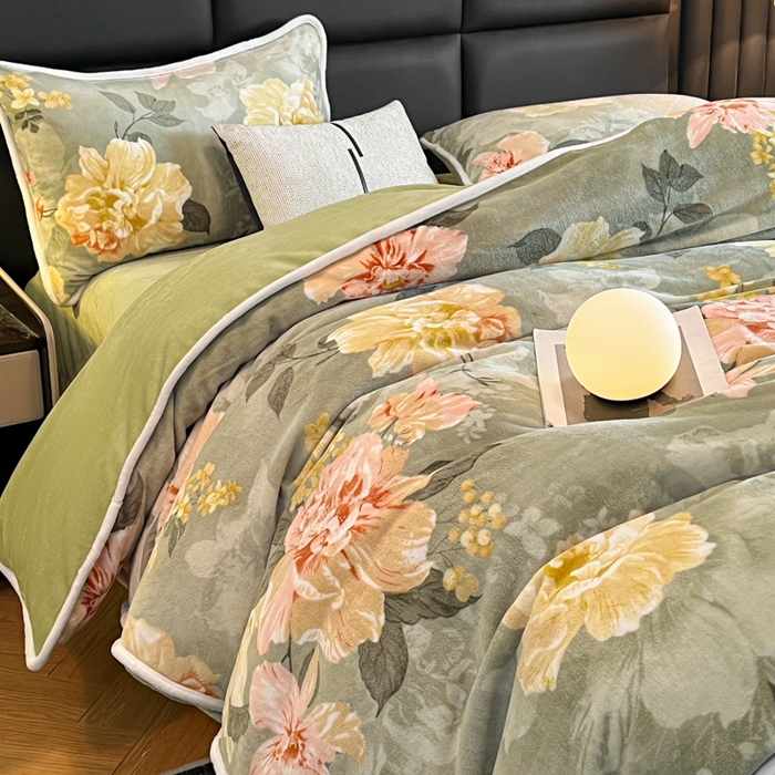 91家纺网 家纺一手货源 找家纺 诺梵家纺 2025新款牛奶绒印花包边四件套 赫莲娜-绿